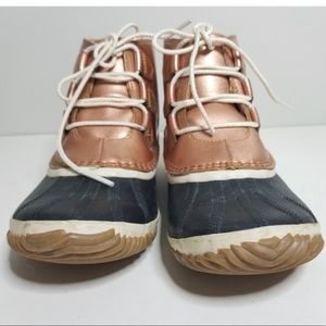 Sorel Out N About Rose Gold Metallic Flat Rain Snow Ankle Boots, 10